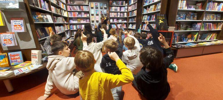 Foto 5b mit Anja in der Buchhandlung Sutmöller