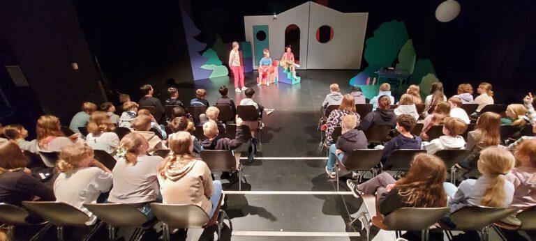 Jg 5 im Emma-Theater